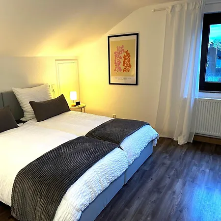 Appartamento St-apartments Charming 3 - Helles Und Ruhiges Mit 3 Schlafzimmern - Einzelbetten Moeglich - Schnelles Wlan Und Parkplaetze Direkt Vor Dem Haus Geislingen an der Steige