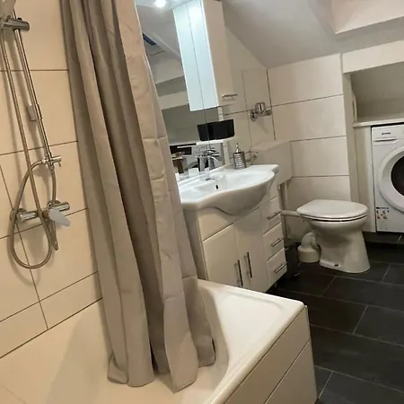 St-apartments Charming 3 - Helles Dachgeschoss-studio Mit Doppelbett Oder Zwei Einzelbetten - Schoenem Ausblick In Ruhiger Lage Und Parkplaetzen Direkt Vor Dem Haus Апартаменты