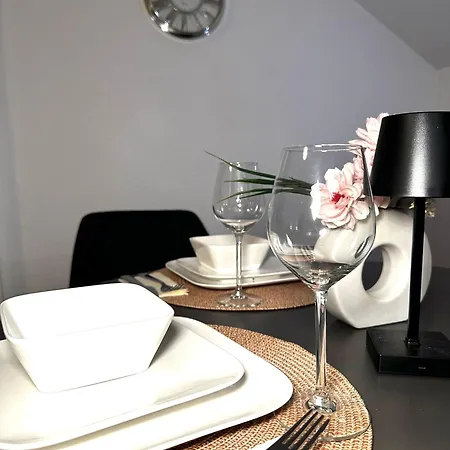 St-apartments Charming 3 - Helles Dachgeschoss-studio Mit Doppelbett Oder Zwei Einzelbetten - Schoenem Ausblick In Ruhiger Lage Und Parkplaetzen Direkt Vor Dem Haus * Гайслинген-ан-дер-Штайге