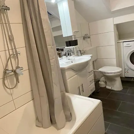 Appartamento St-apartments Charming 3 - Helles Und Ruhiges Mit 3 Schlafzimmern - Einzelbetten Moeglich - Schnelles Wlan Und Parkplaetze Direkt Vor Dem Haus