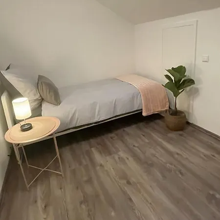 St-apartments Charming 3 - Helles Und Ruhiges Mit 3 Schlafzimmern - Einzelbetten Moeglich - Schnelles Wlan Und Parkplaetze Direkt Vor Dem Haus Appartamento