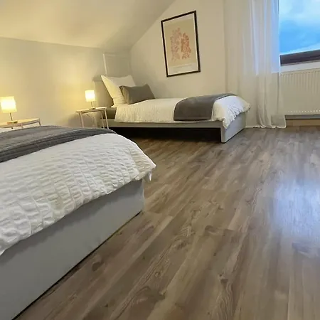 St-apartments Charming 3 - Helles Und Ruhiges Mit 3 Schlafzimmern - Einzelbetten Moeglich - Schnelles Wlan Und Parkplaetze Direkt Vor Dem Haus Appartamento